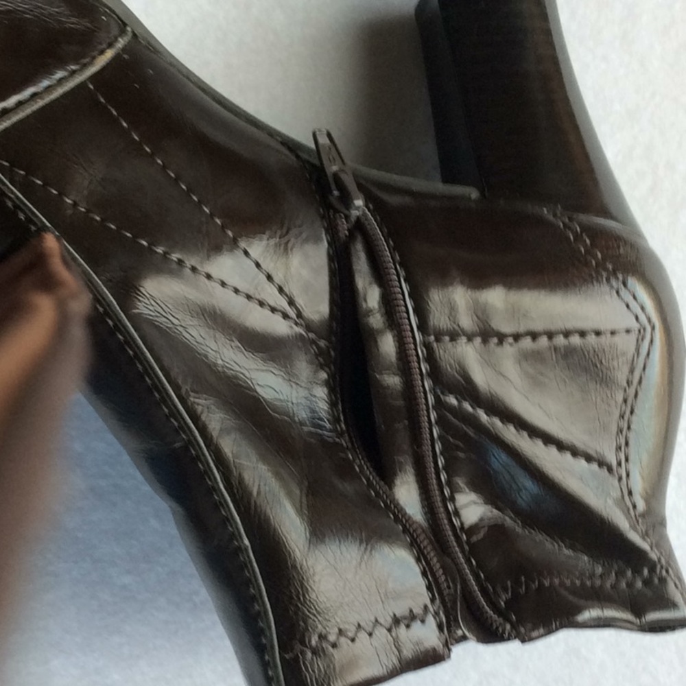 Boots - Picture 3 of 4